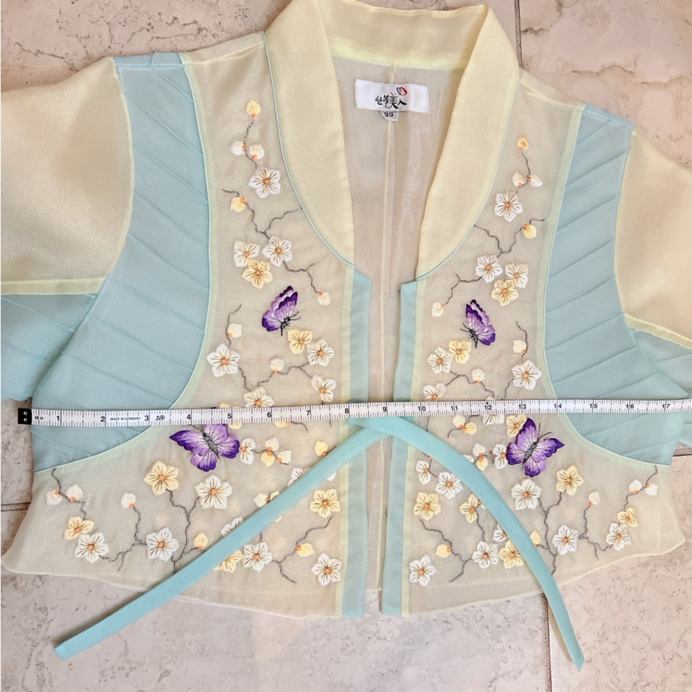 Korean Hanbok - Picture 6 of 8